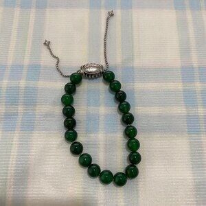 Dark Green Beads Strung Into An Oval Plaque With A Silver Chain Star BraceletDa